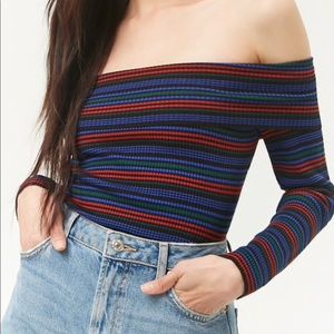 OFF THE SHOULDER TOP